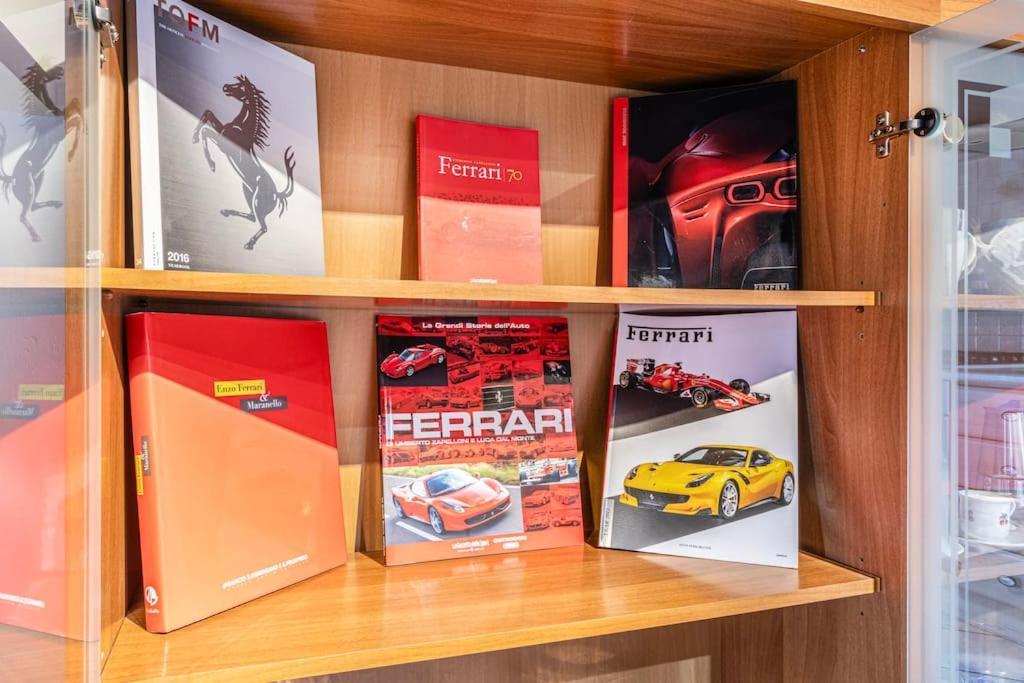 モデナFerrari Museum & Train Station - Il Cavallino Loftアパートメント エクステリア 写真